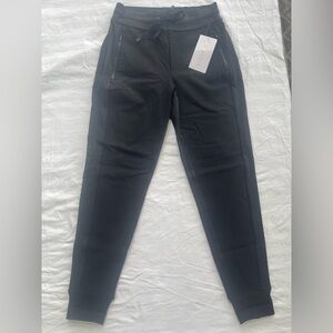 NWT ATHLETA Headlands Hybrid Trex Jogger sz2. Black